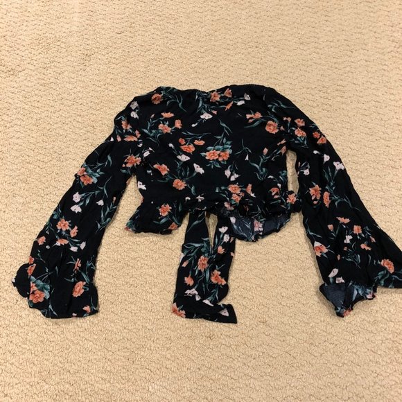 American Eagle Tie Front Blouse - Picture 3 of 3